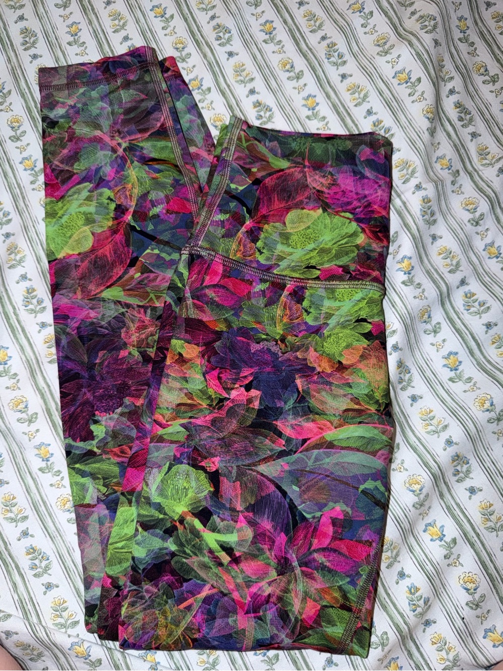 Lululemon Wunder Train High-Rise Tight 25" Vivid Floral Tone Multi